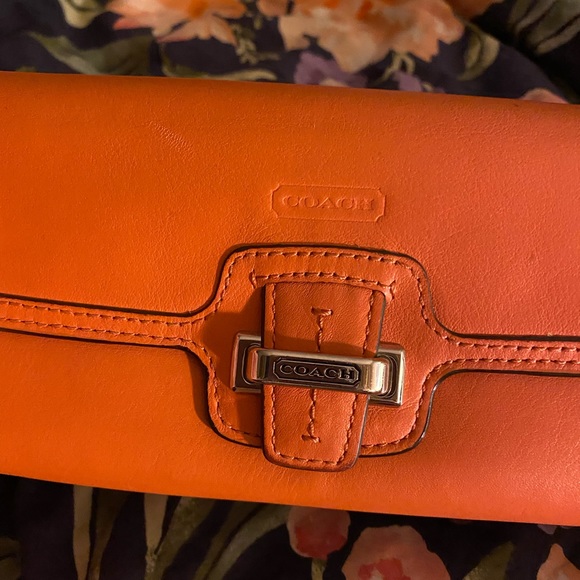 Coach wallet. CORAL IN COLOR. Great condition - Picture 11 of 11